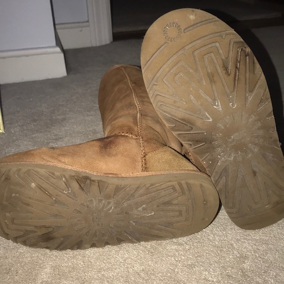 UGGS - Picture 5 of 6